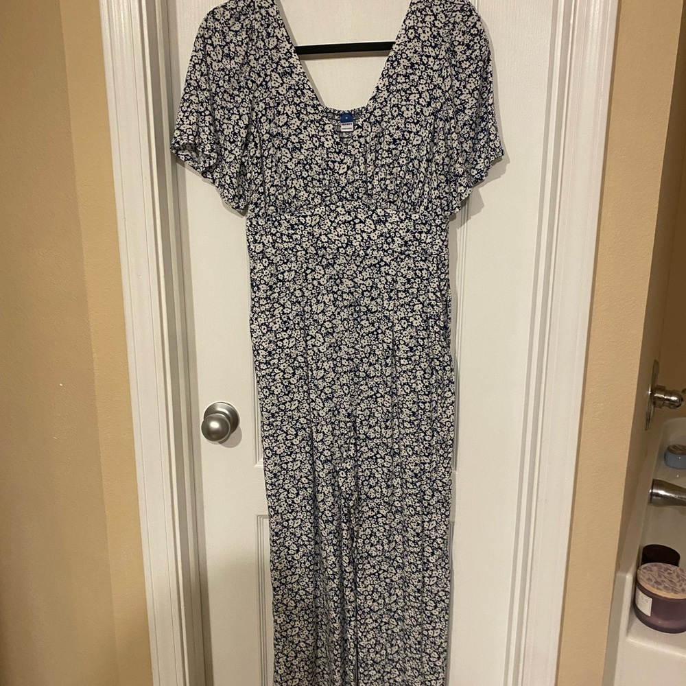 Old Navy Navy and White Floral Dress